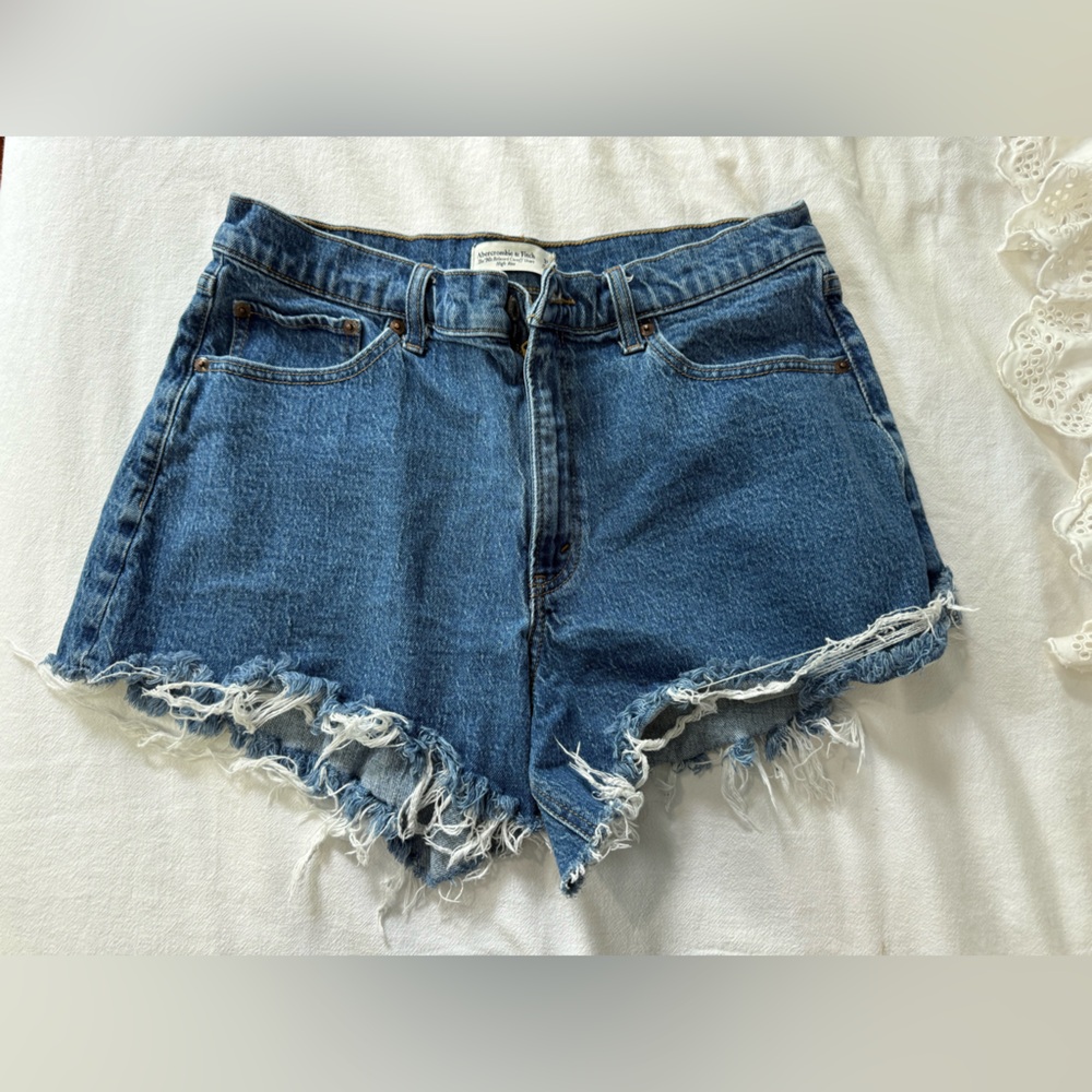 Abercrombie & Fitch 90s Relaxed Cutoff Short High Rise